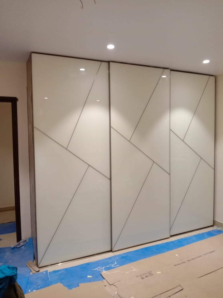 cheapest-low-price-lacquer-glass-wardrobe-designs-in-gurgaon-gurugram-best-lacquer-glass-dealers-manufacturers-in-gurgaon-india